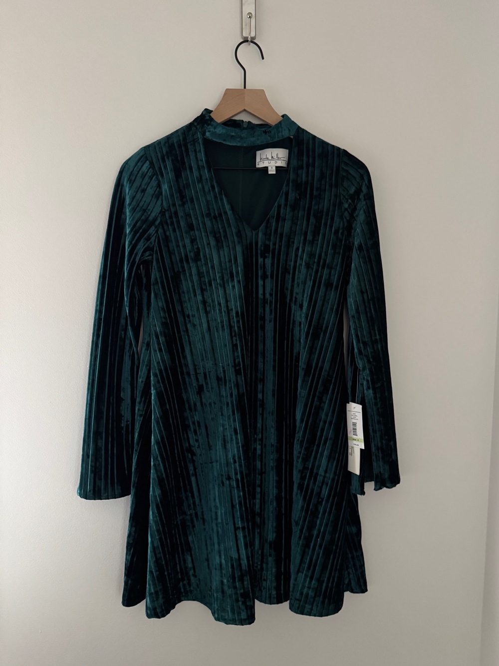 NWT Nicole Miller Studio Emerald Crushed Velvet Ribbed Mini Dress Sz 4